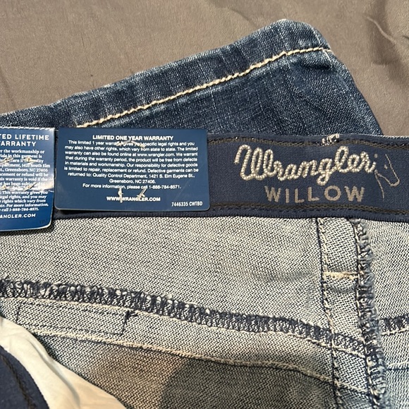 Wrangler Jeans - Picture 3 of 4